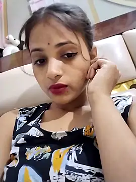 samayra1144 online show from April 18, 2026, 5:44 am