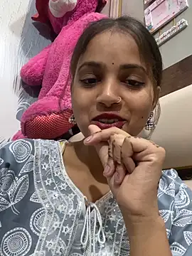 samayra1144 online show from May 27, 2026, 11:51 am