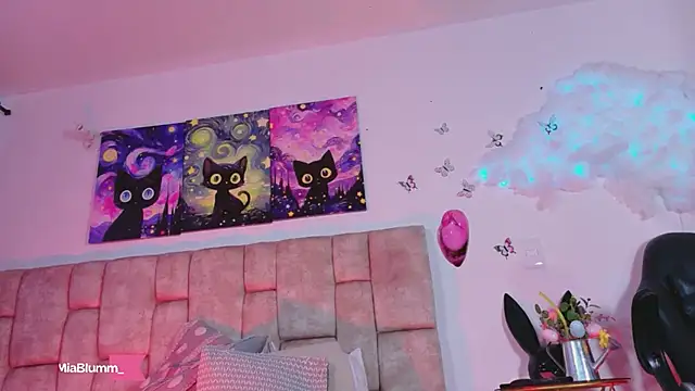 MiiaBlumm  online show from March 31, 2026, 6:19 pm