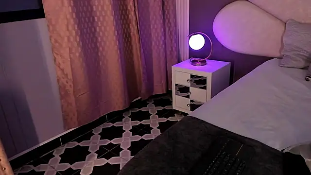 PerlaRogerss  online show from March 29, 2026, 10:48 am