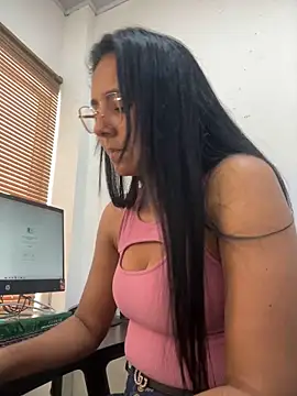 Yirleyll online show from March 3, 2026, 3:07 pm