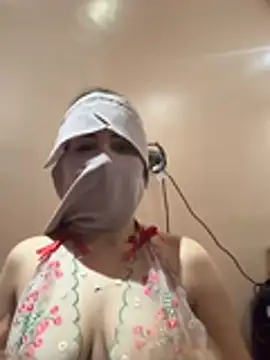 Snapshot of Lamarab chatting on February 16, 2026, 10:39 pm Lamarab online show from February 16, 2026, 10:39 pm