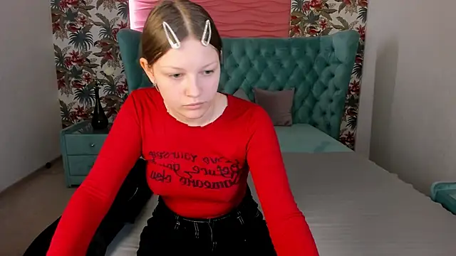 Snapshot of LauraBev chatting on February 21, 2026, 2:29 pm LauraBev online show from February 21, 2026, 2:29 pm