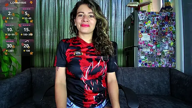 Snapshot of oriana_thomson01 chatting on May 2, 2026, 9:53 pm oriana thomson01 online show from May 2, 2026, 9:53 pm