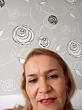 charlotte milf30 online show from March 18, 2026, 3:04 pm