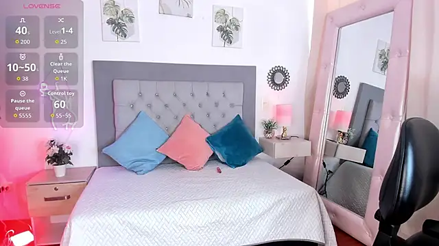 Snapshot of julietha_Vega chatting on June 9, 2026, 6:19 pm julietha Vega online show from June 9, 2026, 6:19 pm