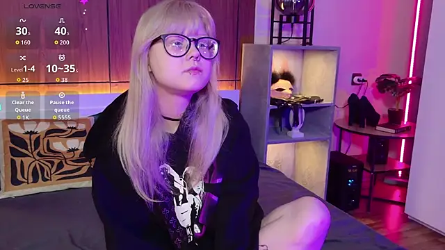 MoliQin online show from April 19, 2026, 8:13 am