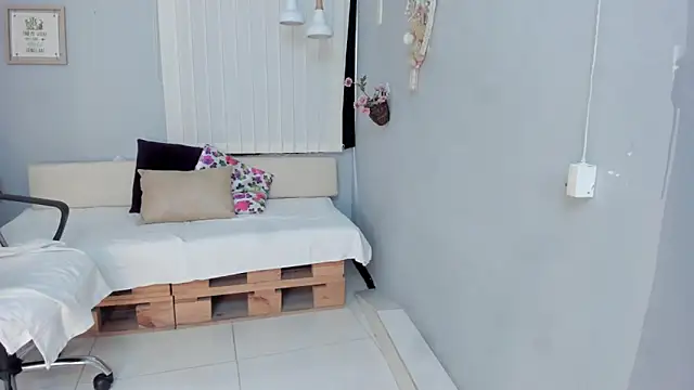 Amber Novoa online show from March 5, 2026, 12:34 pm