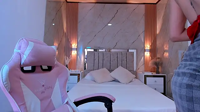 your whore Salome online show from February 24, 2026, 6:39 pm