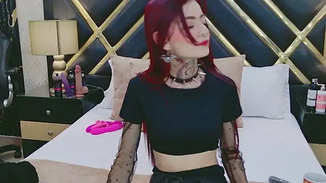 AntonellaEscudero online show from April 14, 2026, 7:42 pm