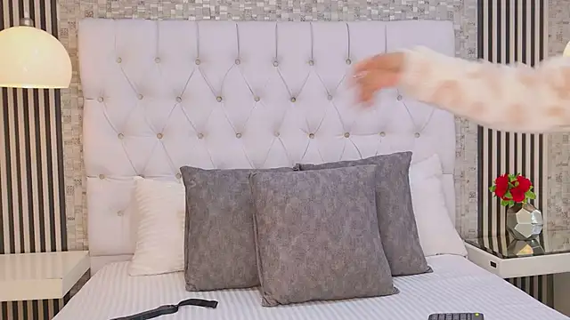 AntonellaEscudero online show from April 21, 2026, 7:50 pm