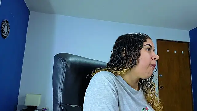 goodgirlxxl online show from April 18, 2026, 11:05 pm