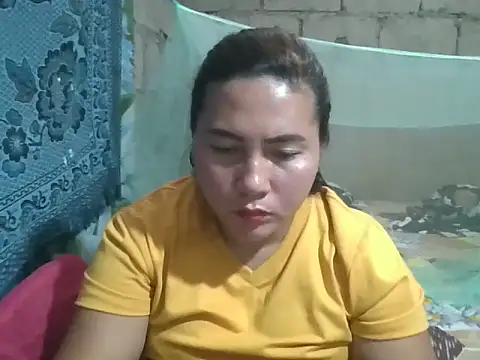 lady hermosa00 online show from February 26, 2026, 6:12 am