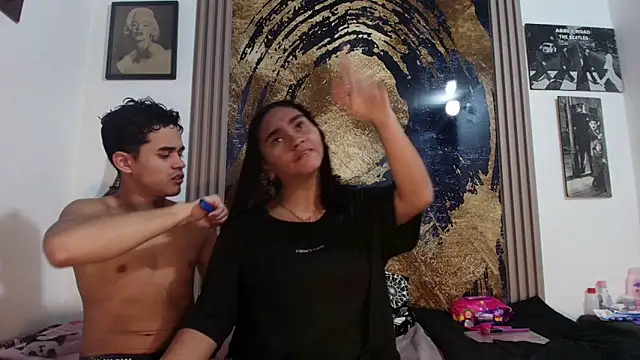 raven robin  online show from April 19, 2026, 3:17 am