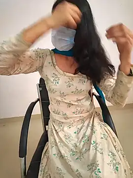 tanzum khan3202 online show from April 23, 2026, 8:46 am