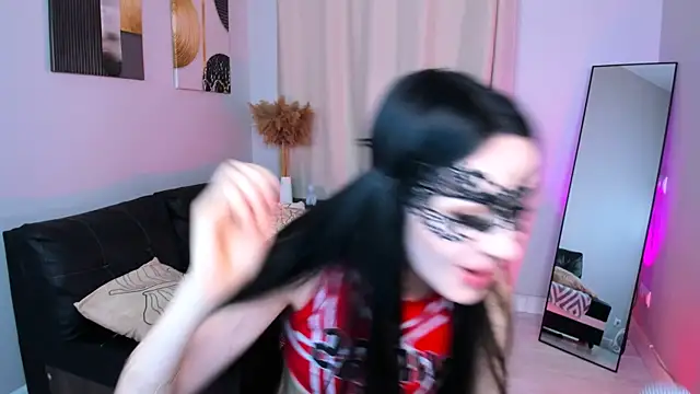 TracySlayQueen online show from March 6, 2026, 1:51 pm