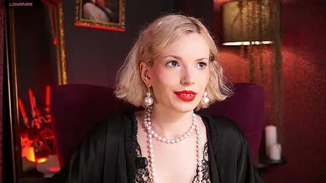 VinylKiss online show from July 24, 2026, 8:51 pm