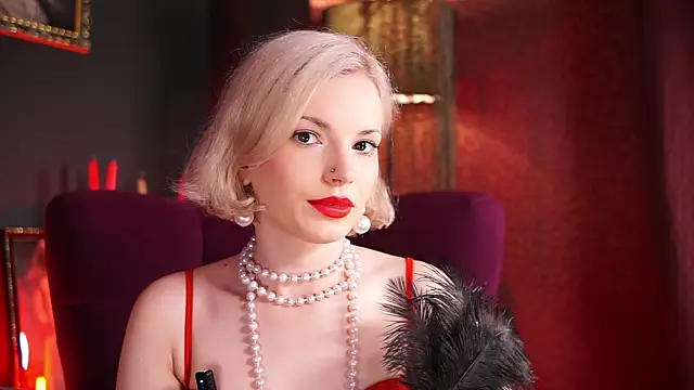 VinylKiss online show from July 28, 2026, 8:45 pm