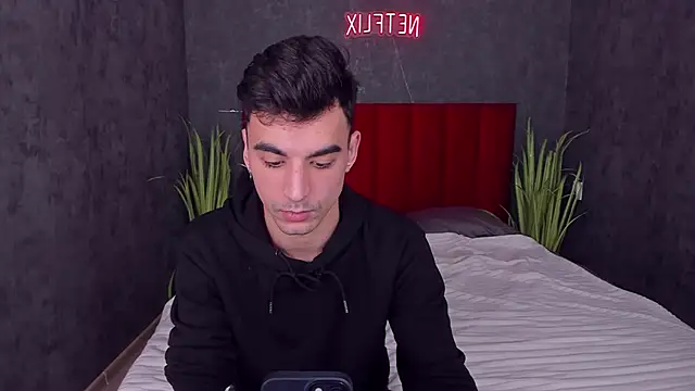 Slendy Knox online show from February 19, 2026, 1:51 pm