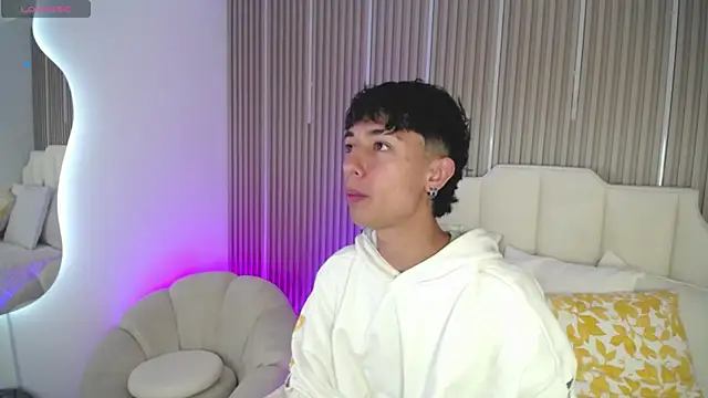 Aiden Rivers  online show from February 26, 2026, 12:26 pm