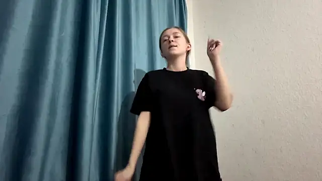 StaticBliss online show from March 4, 2026, 6:47 pm