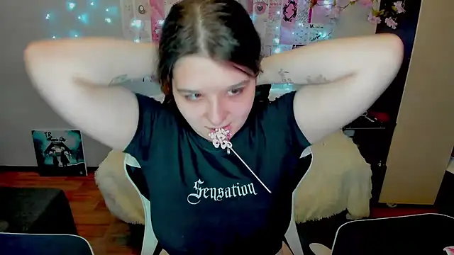 Snapshot of Kate_Acid chatting on July 14, 2026, 2:05 am Kate Acid online show from July 14, 2026, 2:05 am