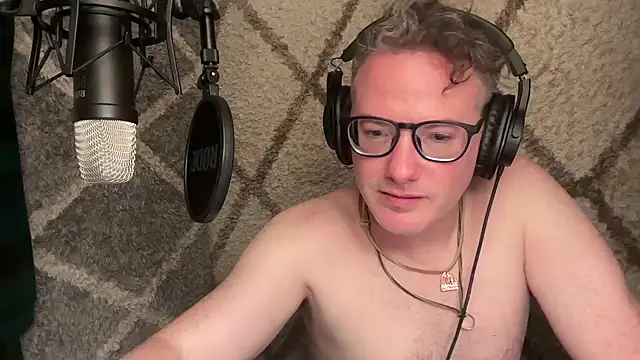 Snapshot of CunningColm chatting on March 23, 2026, 3:21 am CunningColm online show from March 23, 2026, 3:21 am