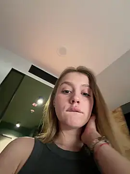 Eva Leen online show from April 23, 2026, 10:25 am