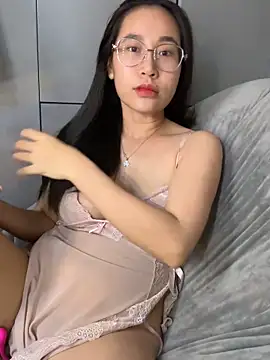 Lyla 99 online show from April 19, 2026, 2:22 am