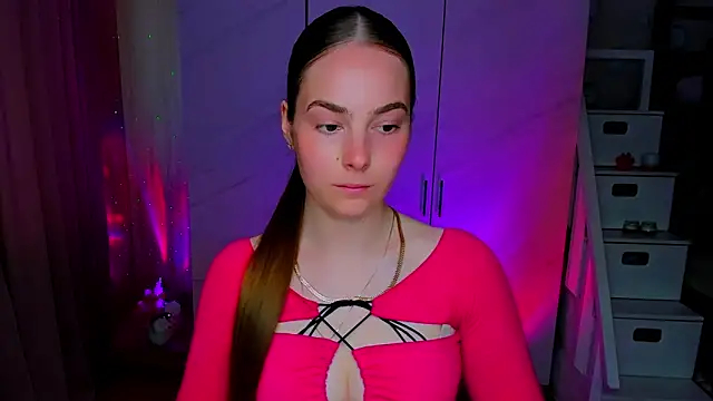 Maddy Wood  online show from May 25, 2026, 8:53 am