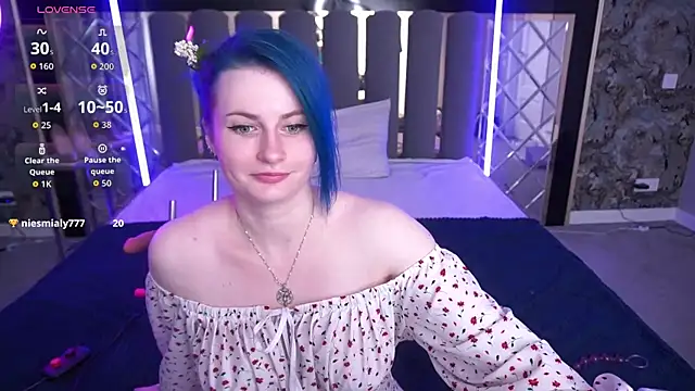 Snapshot of AlisaGracee chatting on June 4, 2026, 5:35 am AlisaGracee online show from June 4, 2026, 5:35 am