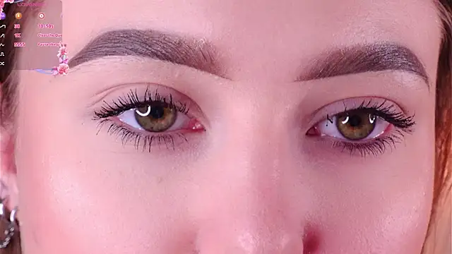 LorileeRuetz online show from April 18, 2026, 7:07 pm