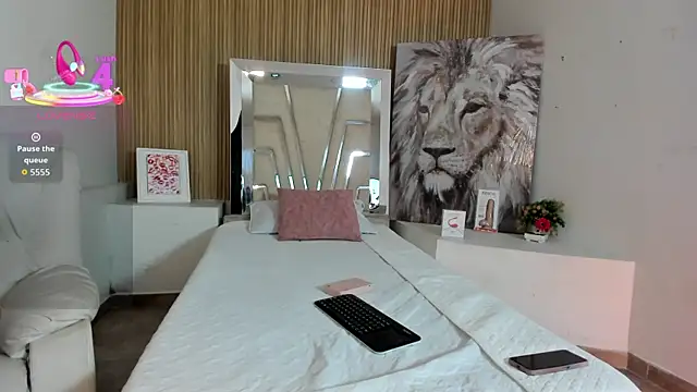 SiaFoxx  online show from February 25, 2026, 6:01 am