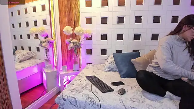 Snapshot of aleessiia chatting on March 4, 2026, 12:55 pm aleessiia online show from March 4, 2026, 12:55 pm