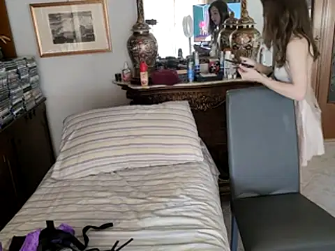 JustSeduce online show from July 31, 2026, 11:53 am