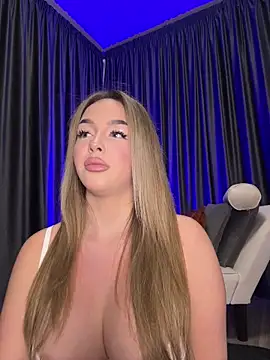 SelenneDreams online show from February 20, 2026, 5:02 pm