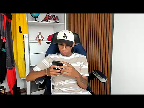 yandi hot online show from March 2, 2026, 2:13 pm