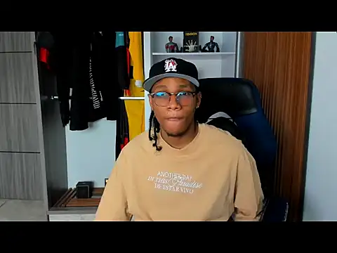 yandi hot online show from March 13, 2026, 2:23 pm