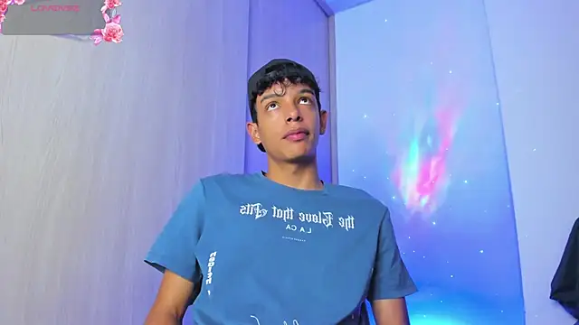 Maxfrost1 online show from April 15, 2026, 12:50 am