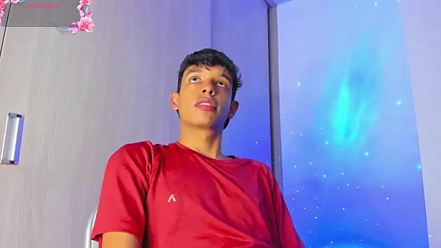 Maxfrost1 online show from April 19, 2026, 9:28 pm