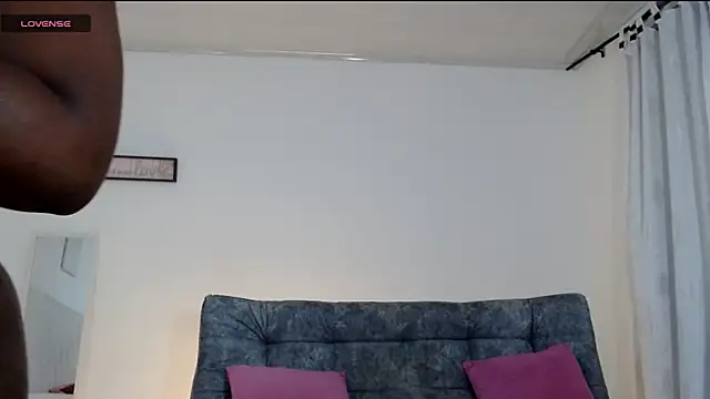 samantha arias online show from March 7, 2026, 1:41 pm