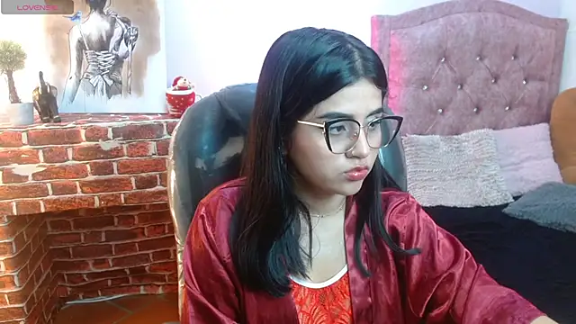 mila quin online show from April 4, 2026, 7:55 pm