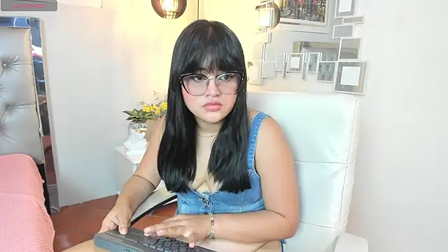 Snapshot of mila_quin chatting on June 11, 2026, 7:34 pm mila quin online show from June 11, 2026, 7:34 pm