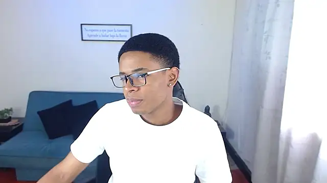 Snapshot of liiam3 chatting on February 21, 2026, 8:43 pm liiam3 online show from February 21, 2026, 8:43 pm