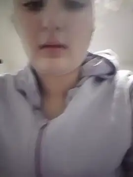 zoe moon   online show from March 29, 2026, 11:54 am