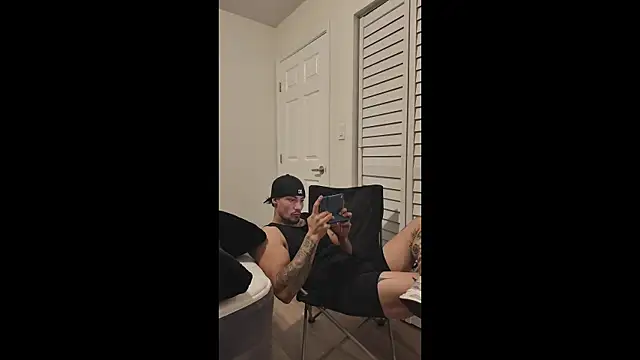 Alejandrosolerxxx online show from March 3, 2026, 3:01 am