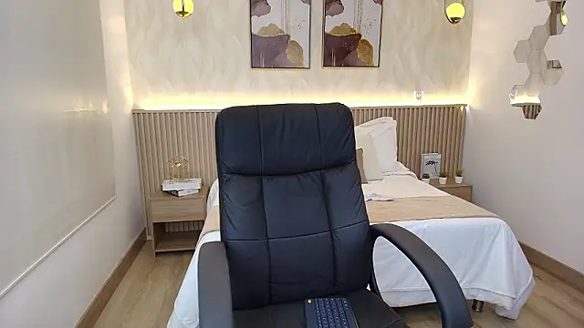 BellaMillers online show from March 24, 2026, 6:46 pm