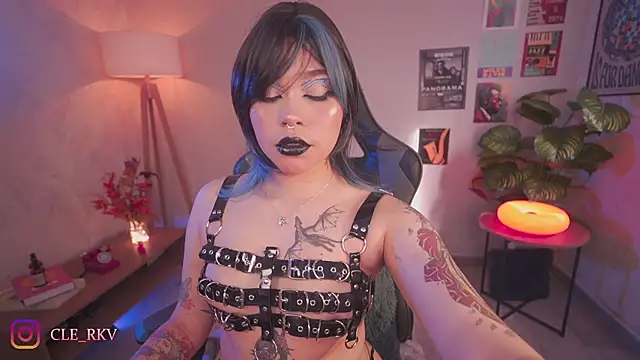 Snapshot of violette_clerk1_ chatting on June 5, 2026, 8:14 pm violette clerk1 online show from June 5, 2026, 8:14 pm