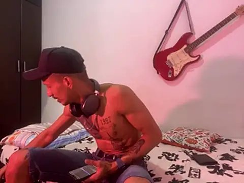 Andreyssantos online show from February 17, 2026, 4:09 am