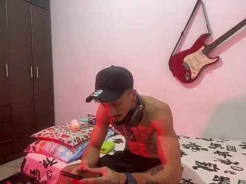 Andreyssantos online show from February 18, 2026, 1:12 am